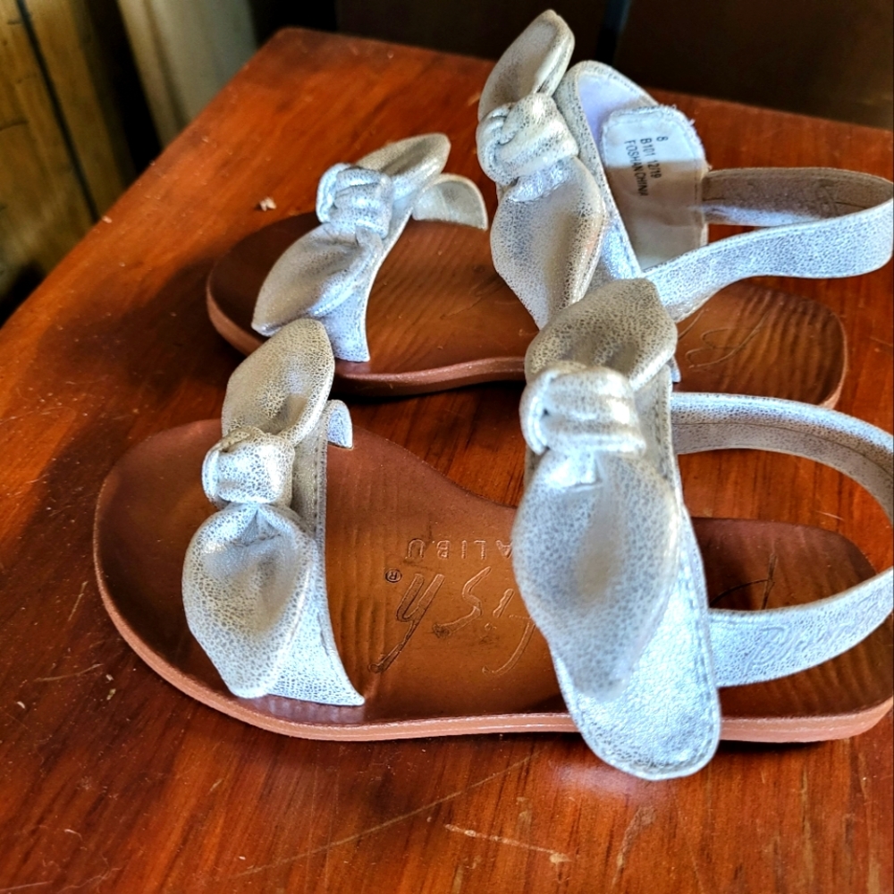 Toddler blowfish sandals